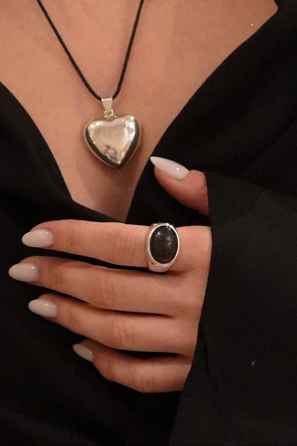 Srebrny sygnet z obsydianem