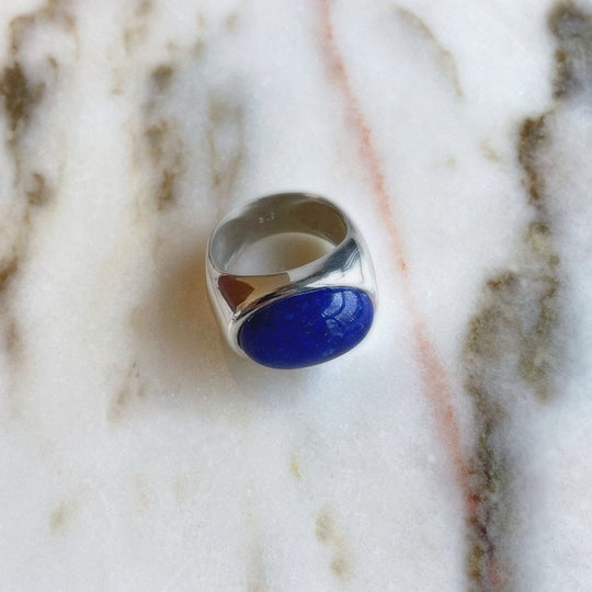 Srebrny sygnet z lapis lazuli